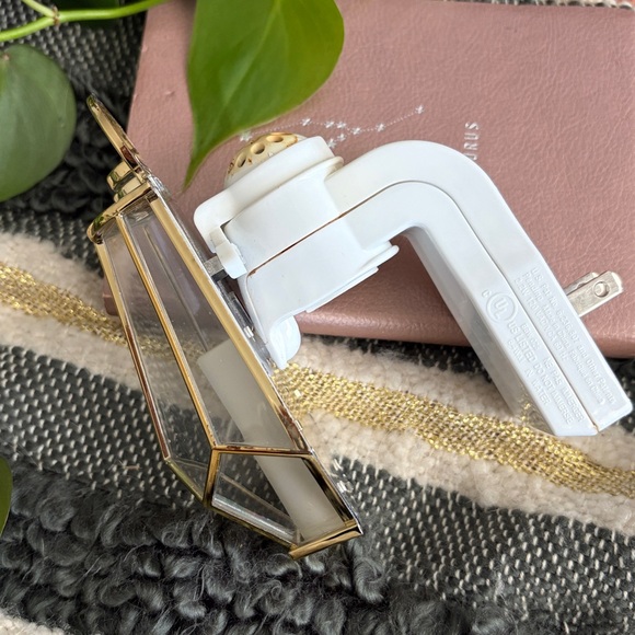 Bath & Body Works Gold White Geometric Lantern Wallflower Plug In - Picture 5 of 8